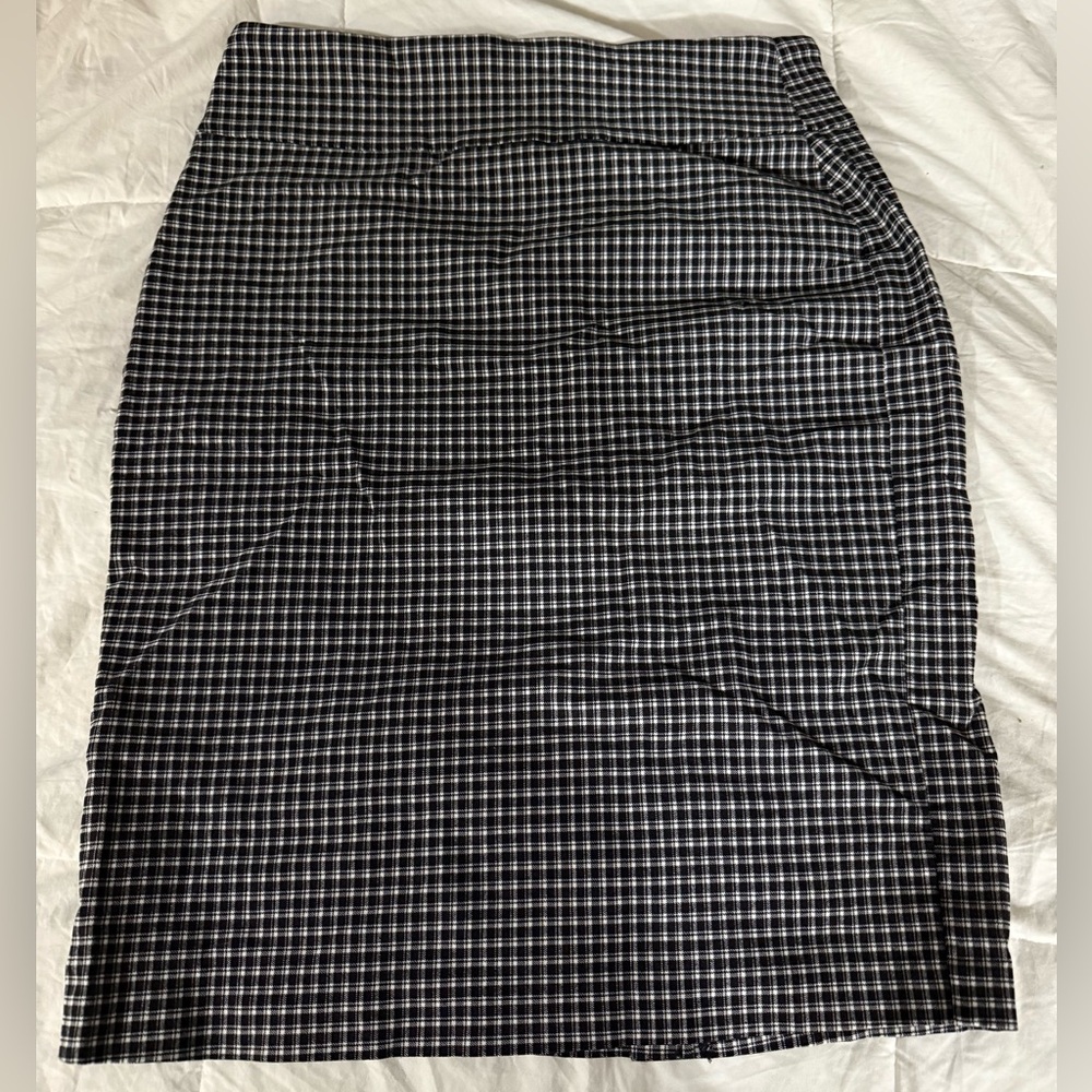 New Without Tags! SOHO Apparel Ltd white, grey and black plaid midi skirt - fall
